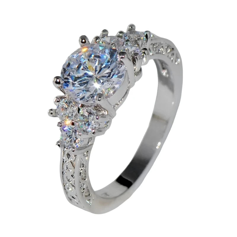 Exquisite Silver Color White Zircon Crystal Ring